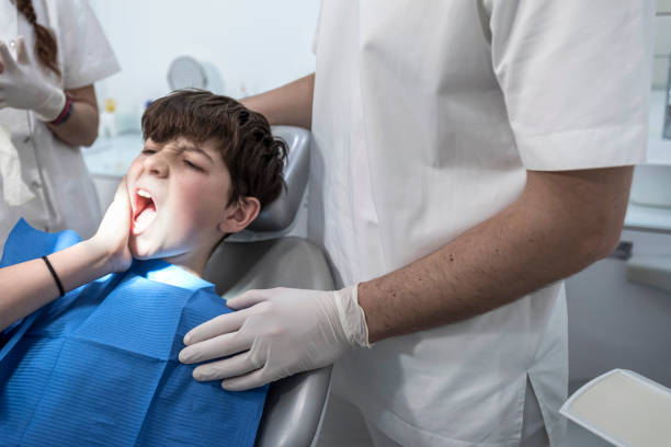 Best Dentist for Tooth Abscess  in Oakland Park, FL